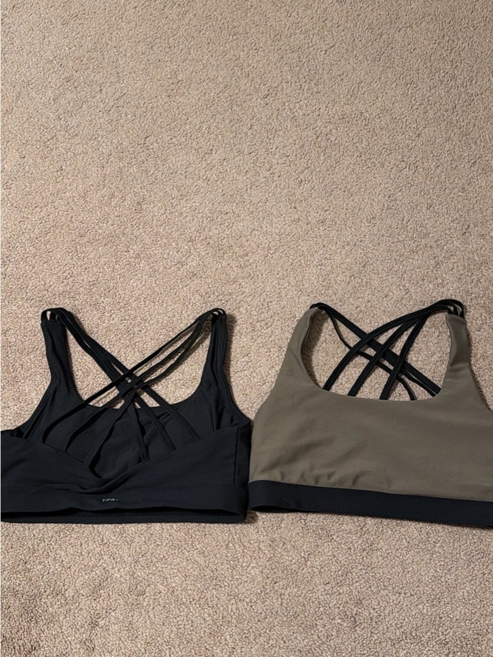 Abercrombie Crisscross Back Sports Bras - Picture 2 of 3